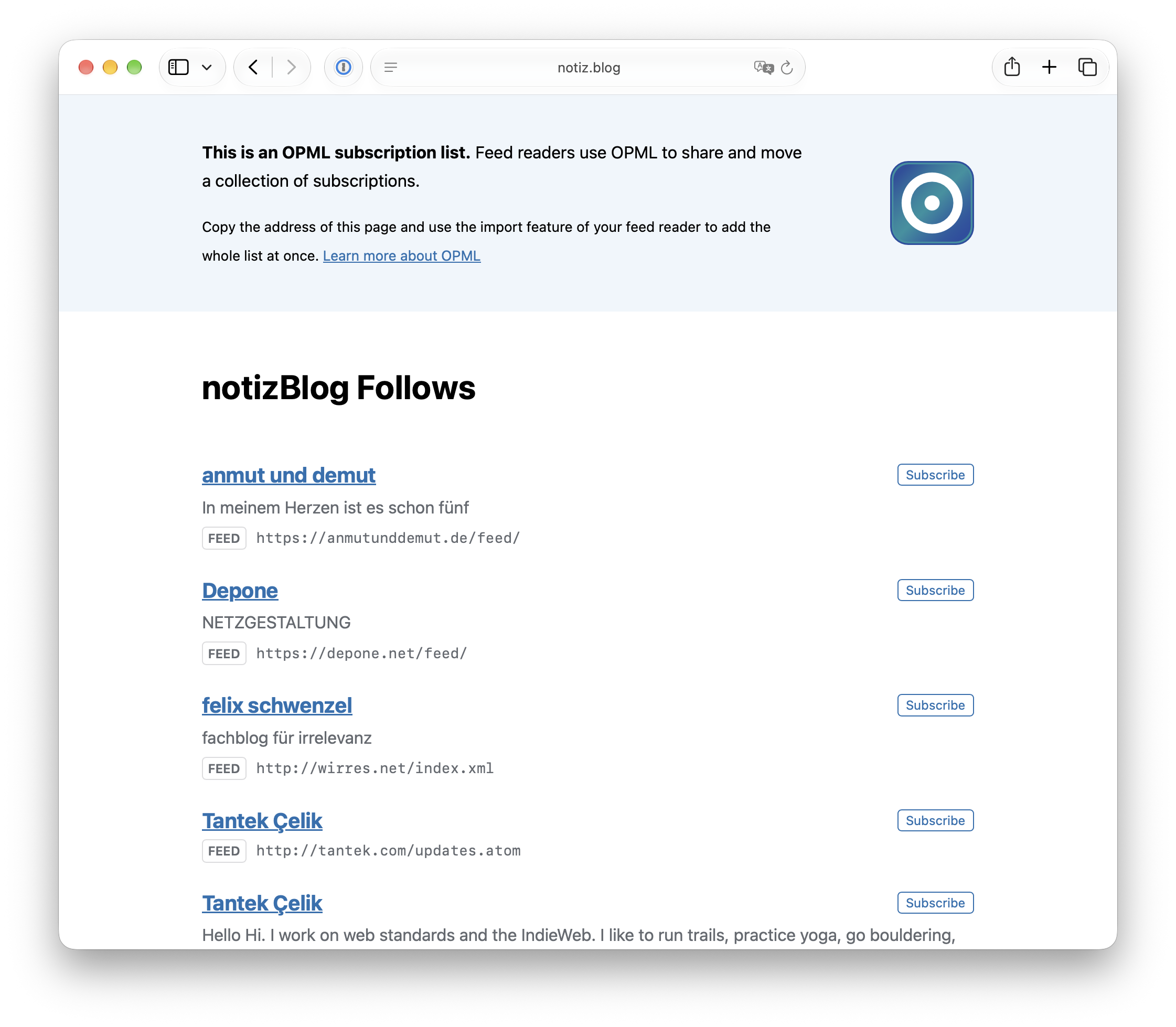 Screenshot einer gestalteten OPML-Liste „notizBlog Follows“ auf notiz.blog: Ein Hinweiskasten erklärt OPML, darunter stehen abonnierte Blogs mit Beschreibung, Feed-URL und je einem „Subscribe“-Button.